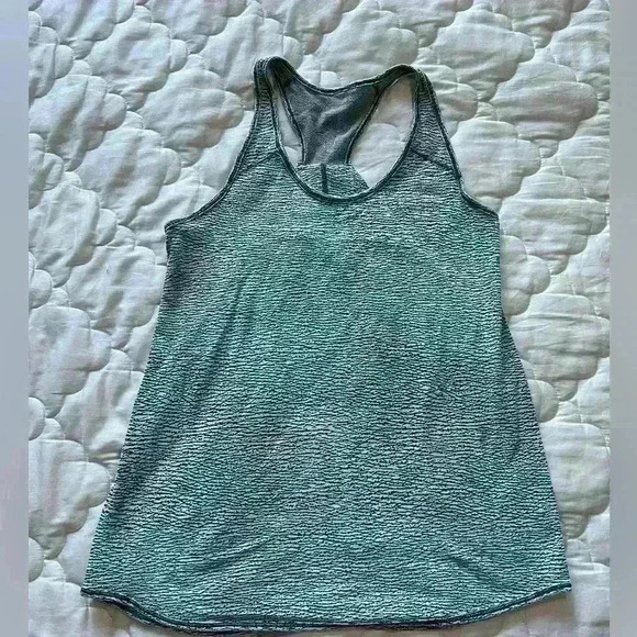 Lululemon tank top scallop texture size small - Picture 2 of 8